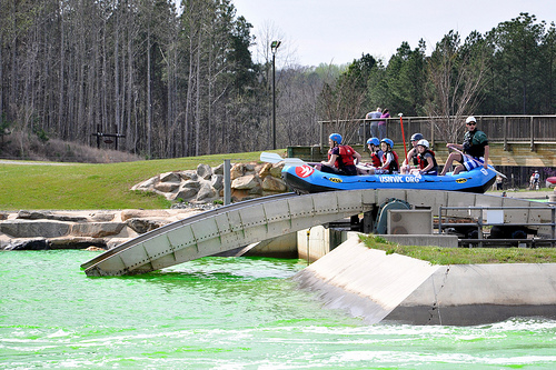 Rafting escalator (conveyor bridge)